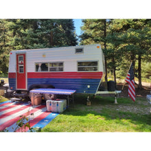 Load image into Gallery viewer, Side profile of the heavy-duty aluminum flag bracket, highlighting the thick-gauge metal and low-profile design.